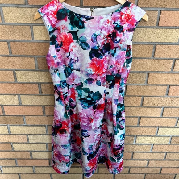 Eliza J Floral Print Scuba Fit & Flare Sleeveless Dress Women’s Size 6 - Picture 2 of 8
